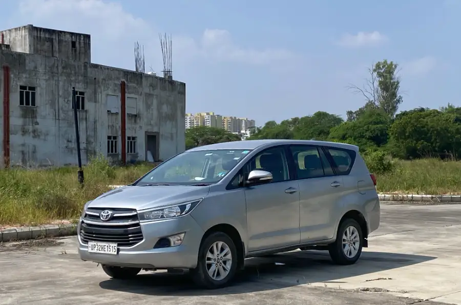 Toyota Innova Crysta thumbnail 3